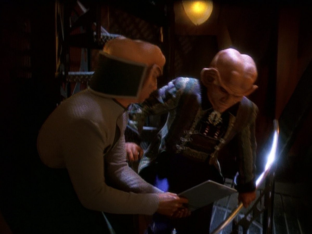 extant_StarTrek_DS9_5x26-CallToArms_00108.jpg