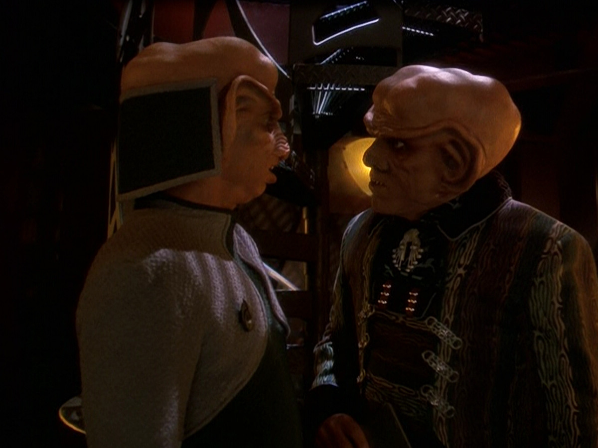 extant_StarTrek_DS9_5x26-CallToArms_00113.jpg