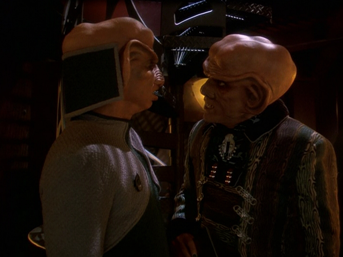 extant_StarTrek_DS9_5x26-CallToArms_00120.jpg