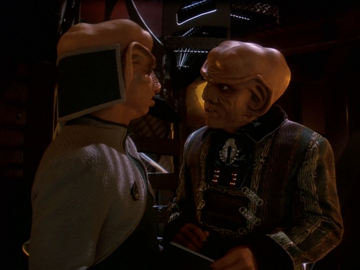 extant_StarTrek_DS9_5x26-CallToArms_00123.jpg
