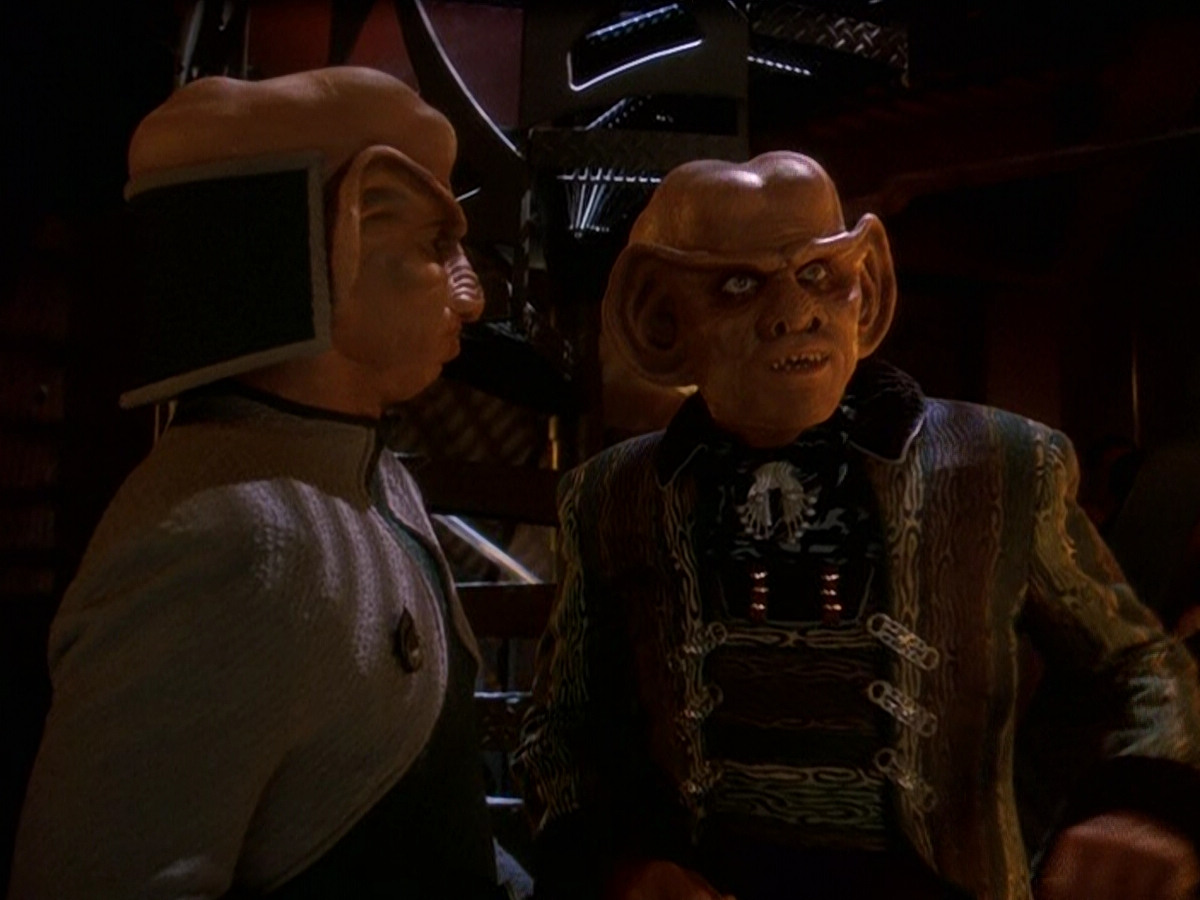 extant_StarTrek_DS9_5x26-CallToArms_00125.jpg