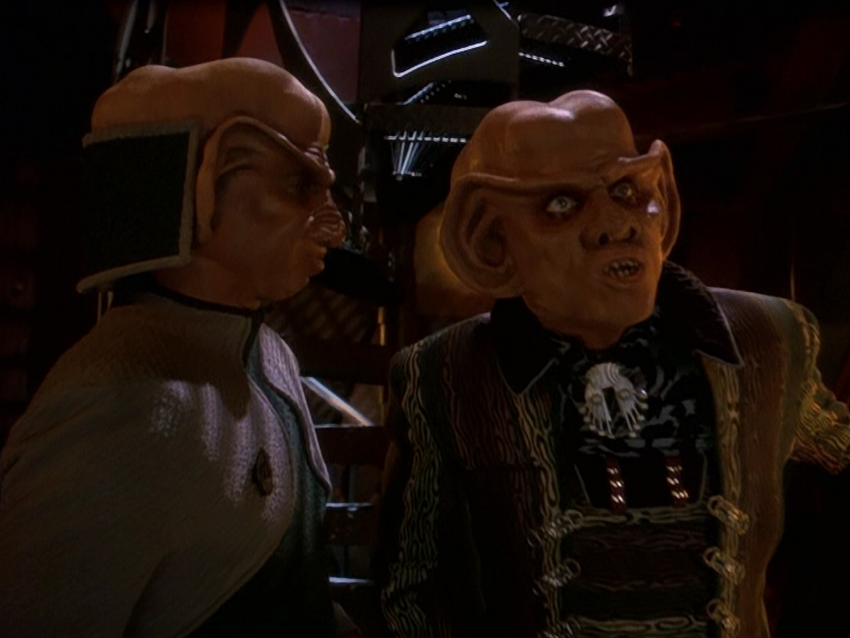 extant_StarTrek_DS9_5x26-CallToArms_00126.jpg