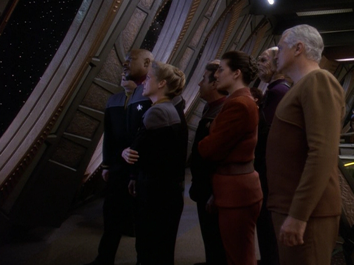 extant_StarTrek_DS9_5x26-CallToArms_00218.jpg