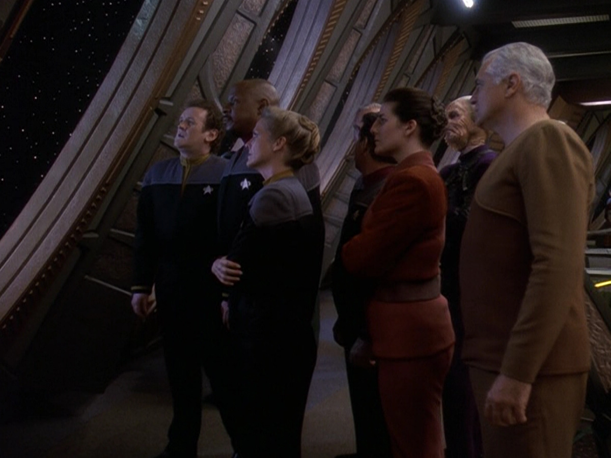 extant_StarTrek_DS9_5x26-CallToArms_00219.jpg