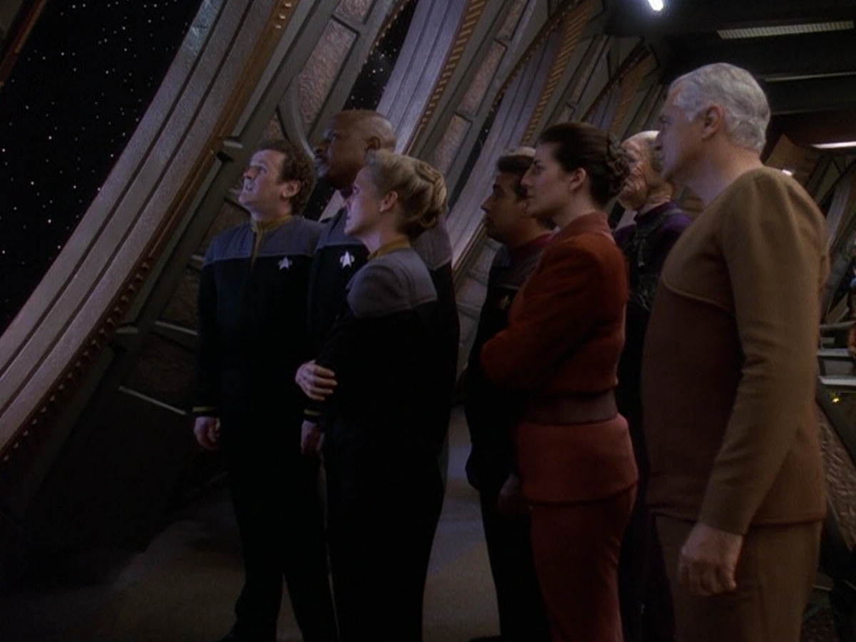 extant_StarTrek_DS9_5x26-CallToArms_00220.jpg