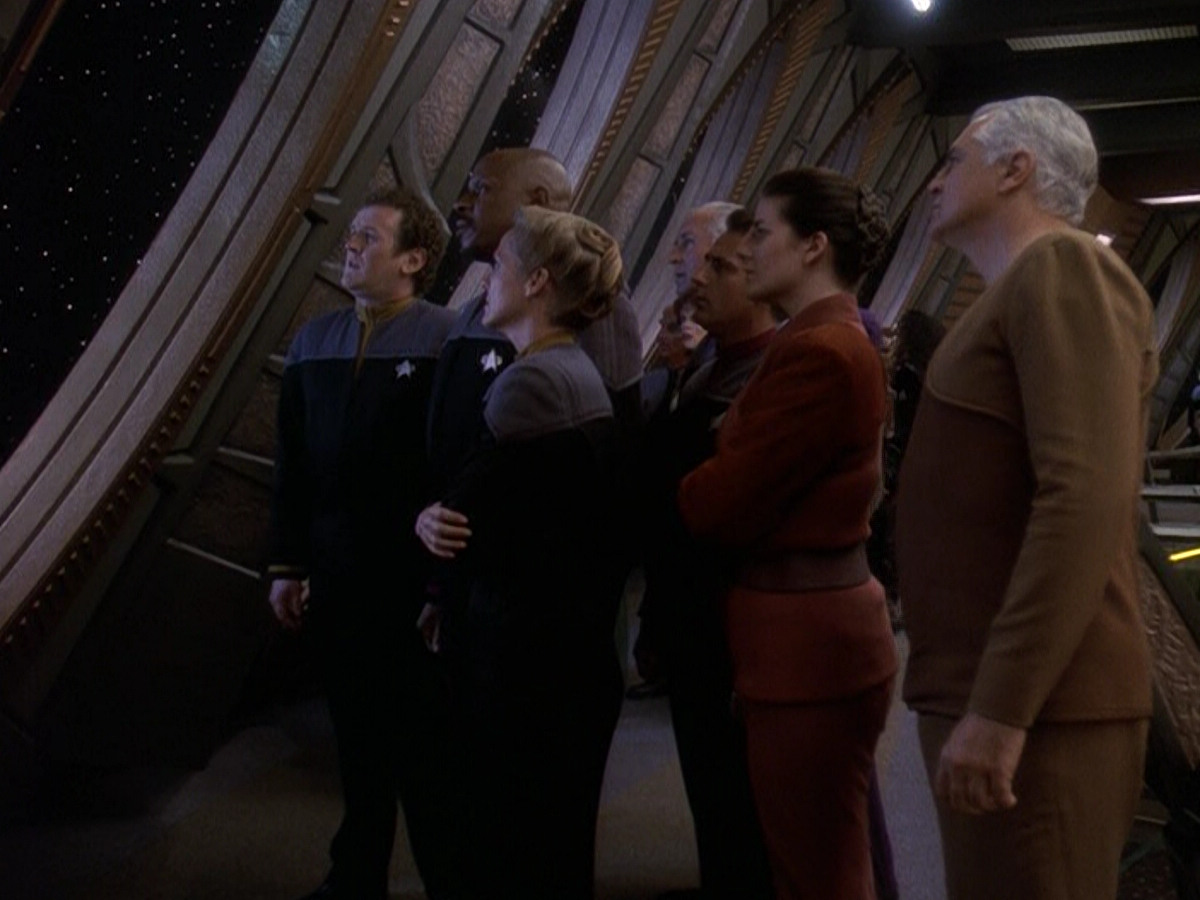 extant_StarTrek_DS9_5x26-CallToArms_00223.jpg