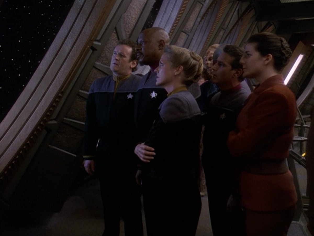 extant_StarTrek_DS9_5x26-CallToArms_00238.jpg