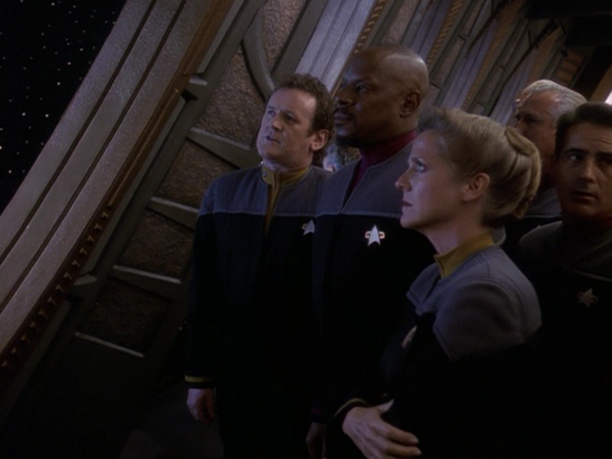 extant_StarTrek_DS9_5x26-CallToArms_00247.jpg
