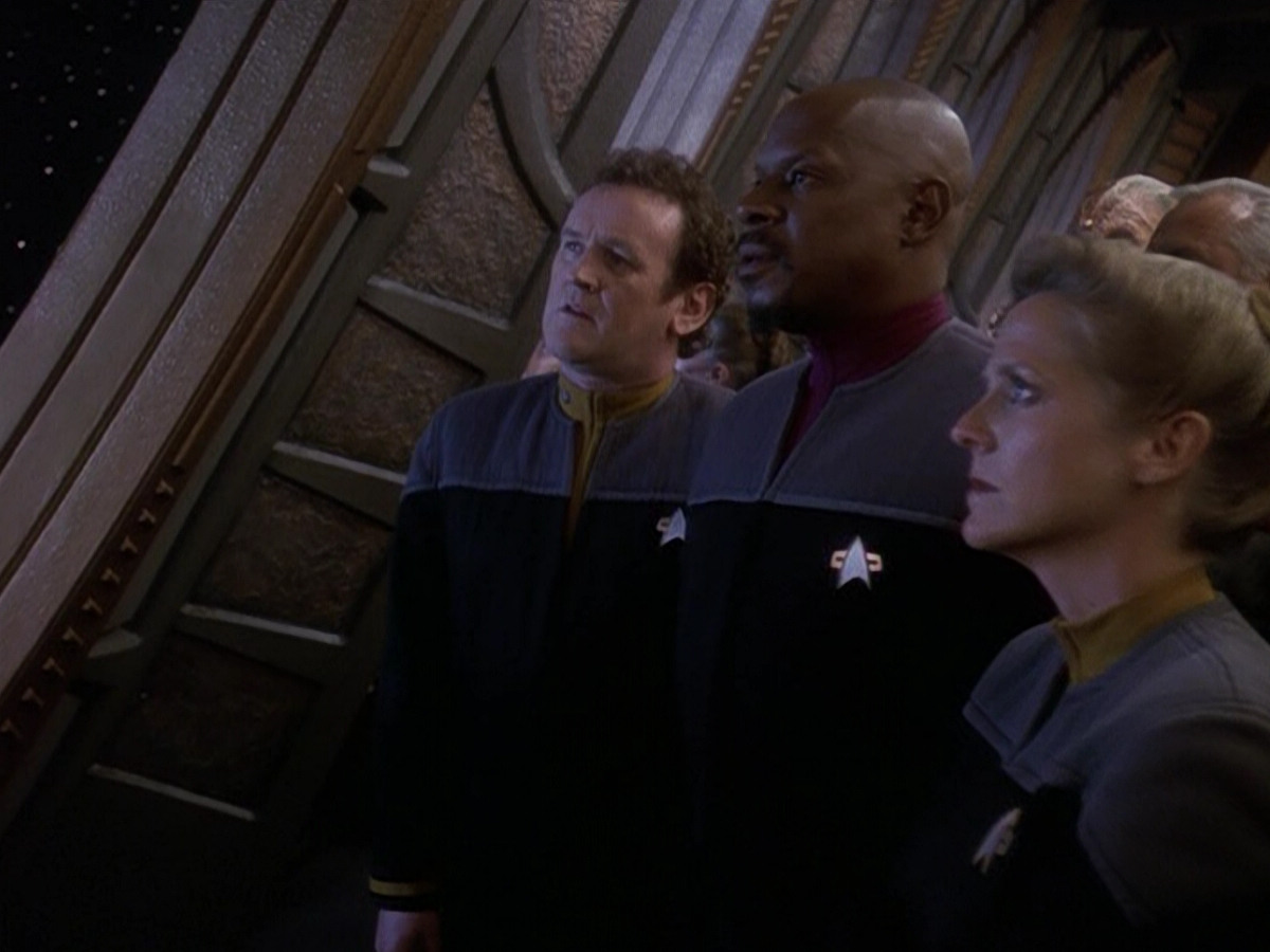 extant_StarTrek_DS9_5x26-CallToArms_00251.jpg