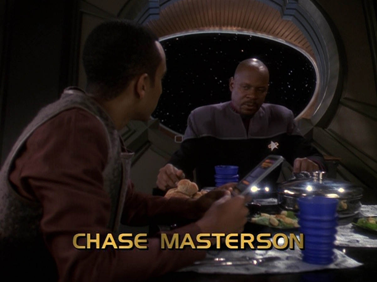 extant_StarTrek_DS9_5x26-CallToArms_00489.jpg