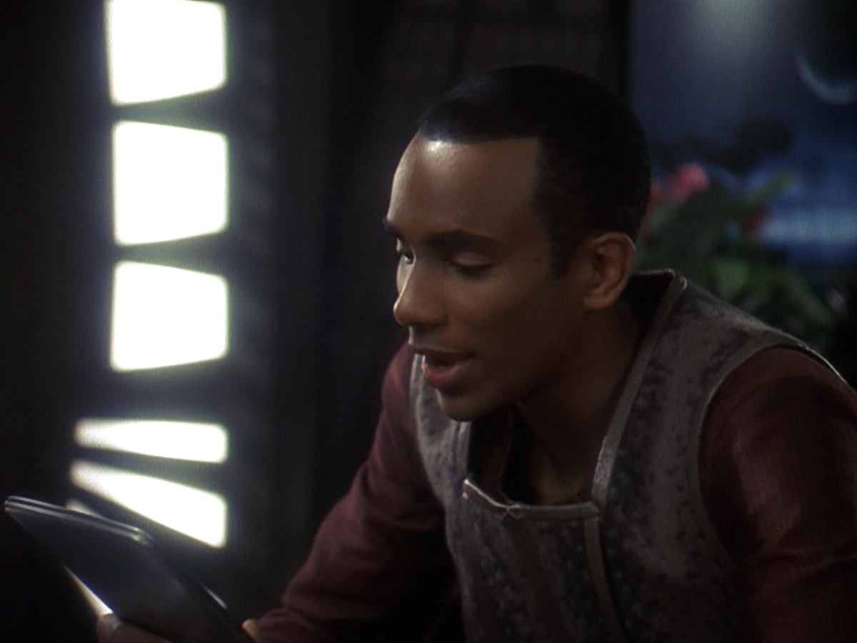 extant_StarTrek_DS9_5x26-CallToArms_00514.jpg