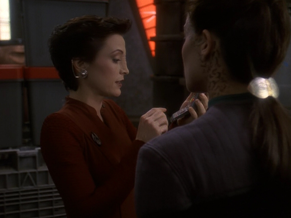 extant_StarTrek_DS9_5x26-CallToArms_00601.jpg