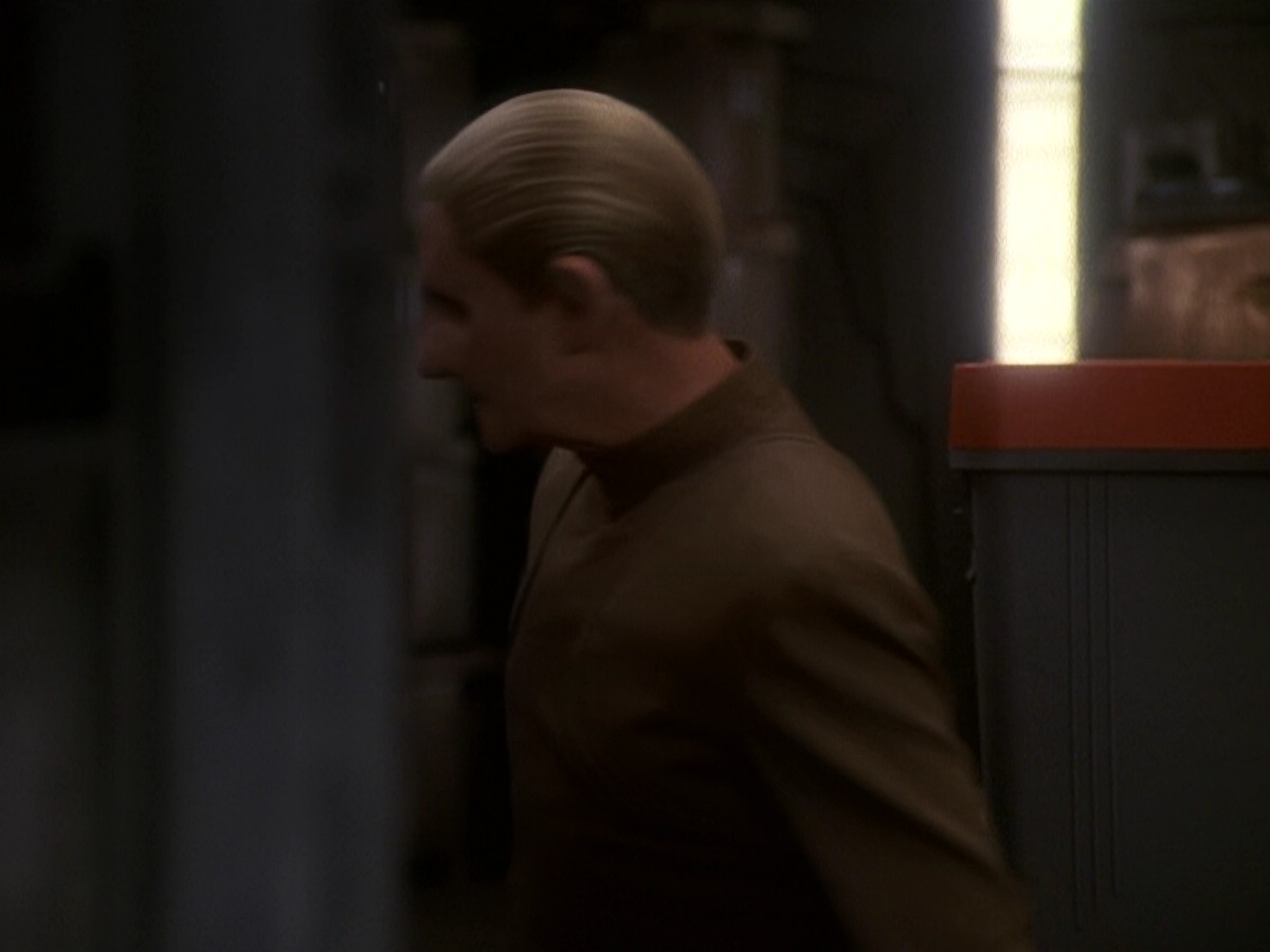 extant_StarTrek_DS9_5x26-CallToArms_00608.jpg