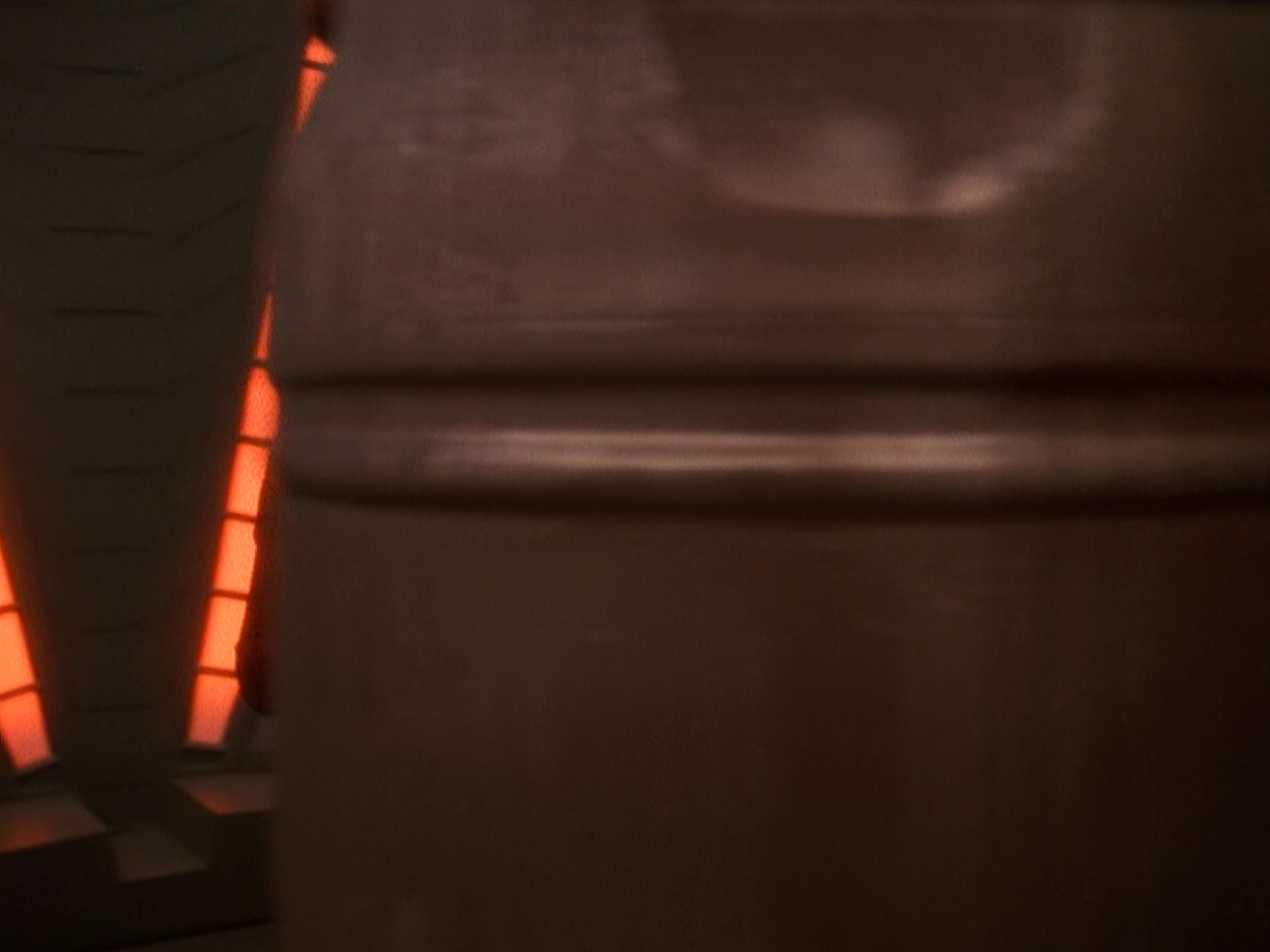 extant_StarTrek_DS9_5x26-CallToArms_00625.jpg