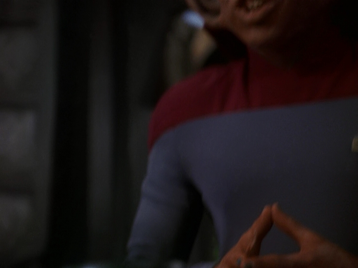 extant_StarTrek_DS9_5x26-CallToArms_00667.jpg