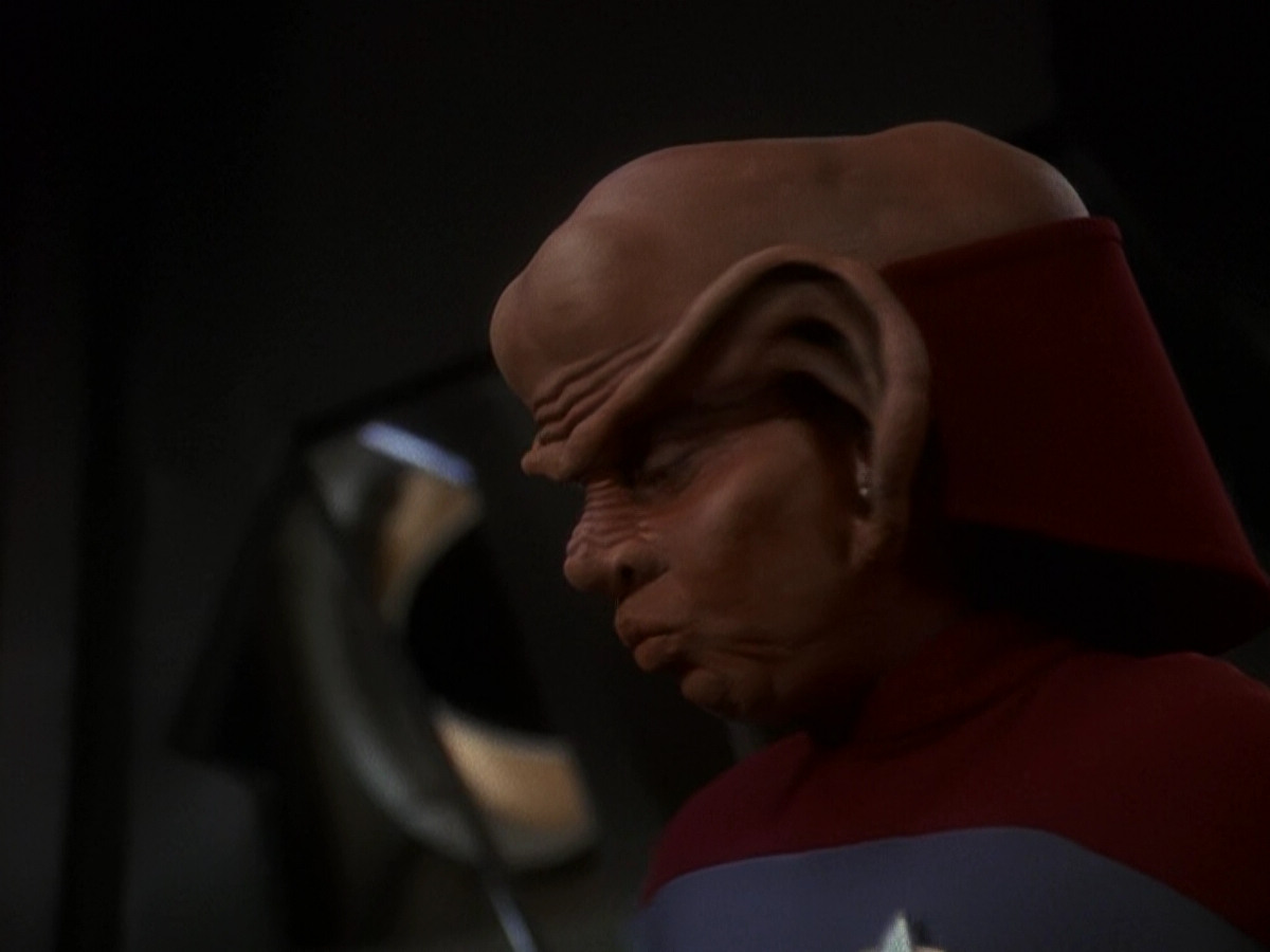 extant_StarTrek_DS9_5x26-CallToArms_00675.jpg