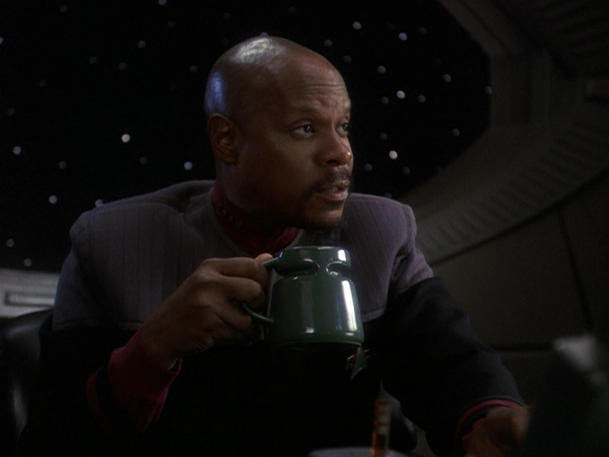 extant_StarTrek_DS9_5x26-CallToArms_00686.jpg