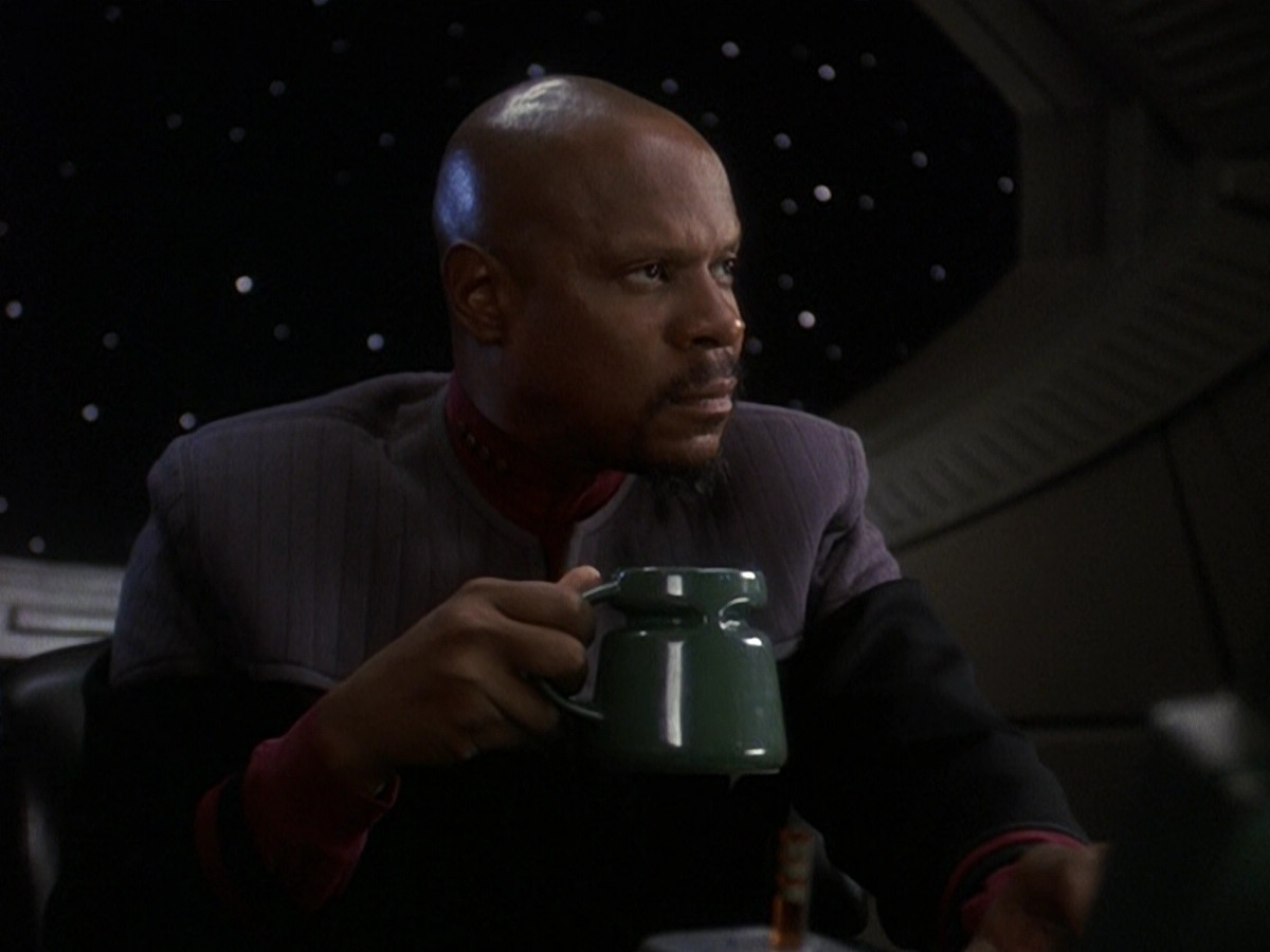 extant_StarTrek_DS9_5x26-CallToArms_00692.jpg