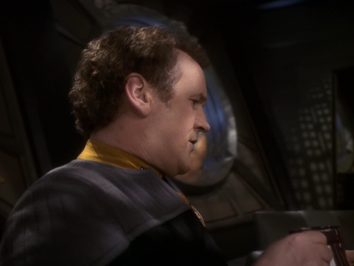 extant_StarTrek_DS9_5x26-CallToArms_00846.jpg