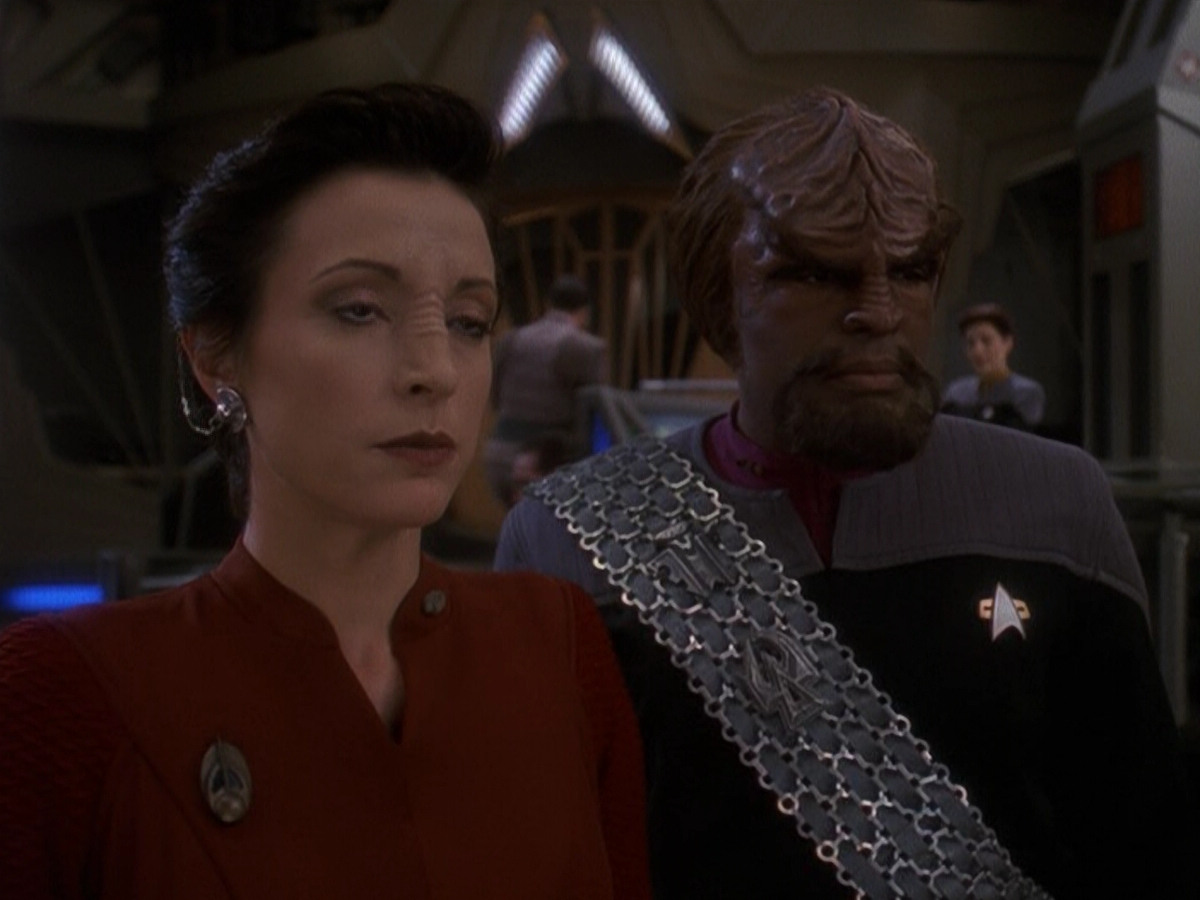 extant_StarTrek_DS9_5x26-CallToArms_01086.jpg
