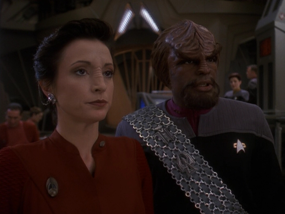 extant_StarTrek_DS9_5x26-CallToArms_01098.jpg