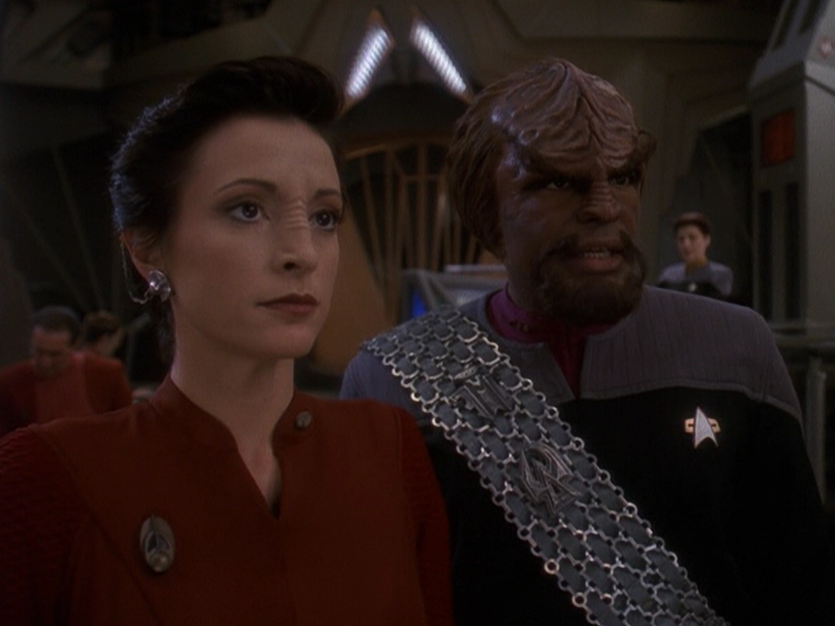 extant_StarTrek_DS9_5x26-CallToArms_01100.jpg