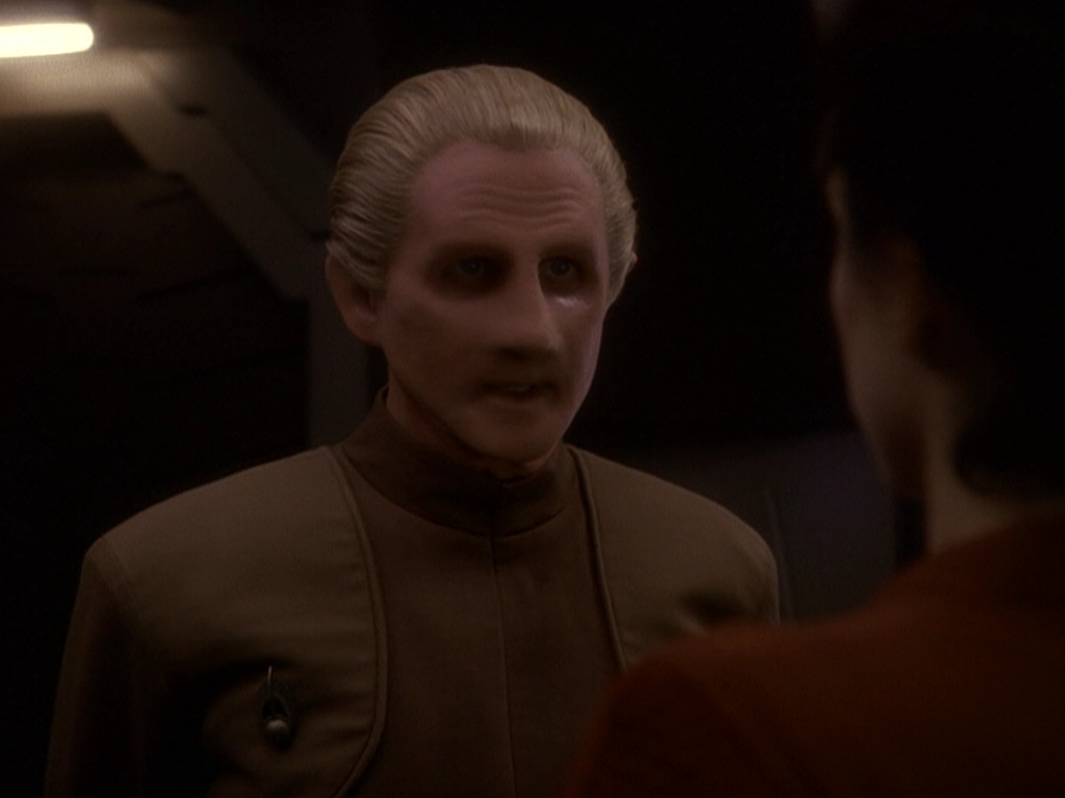 extant_StarTrek_DS9_5x26-CallToArms_01221.jpg