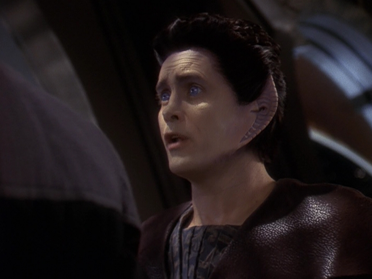 extant_StarTrek_DS9_5x26-CallToArms_01483.jpg
