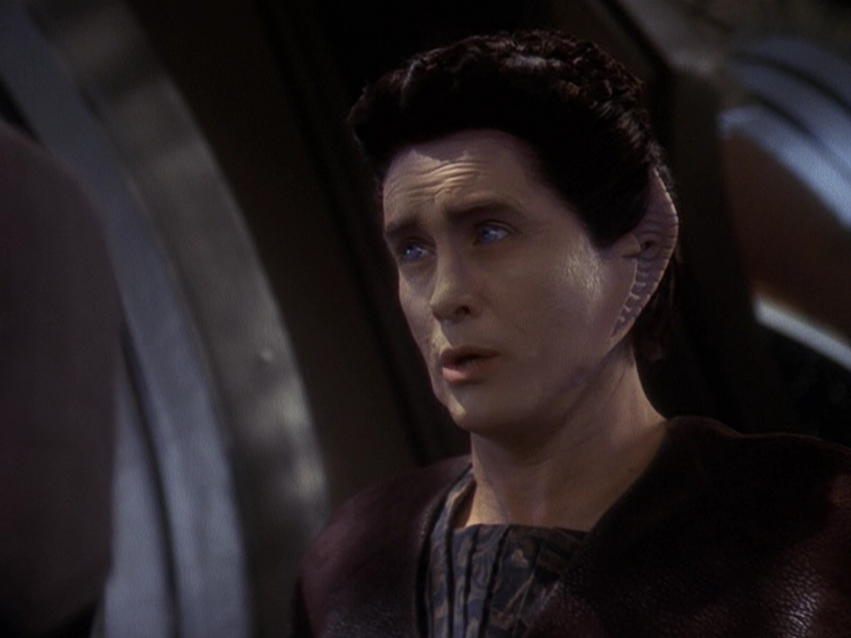 extant_StarTrek_DS9_5x26-CallToArms_01506.jpg