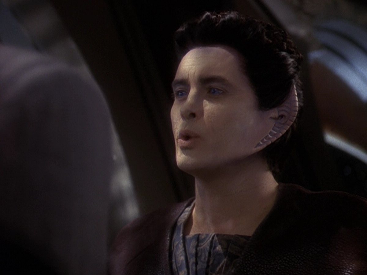 extant_StarTrek_DS9_5x26-CallToArms_01557.jpg