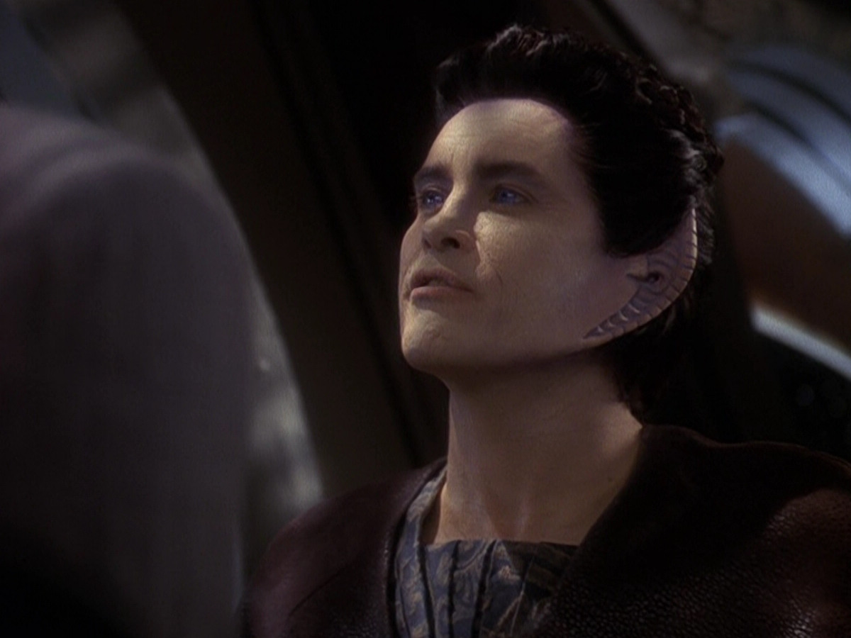 extant_StarTrek_DS9_5x26-CallToArms_01558.jpg