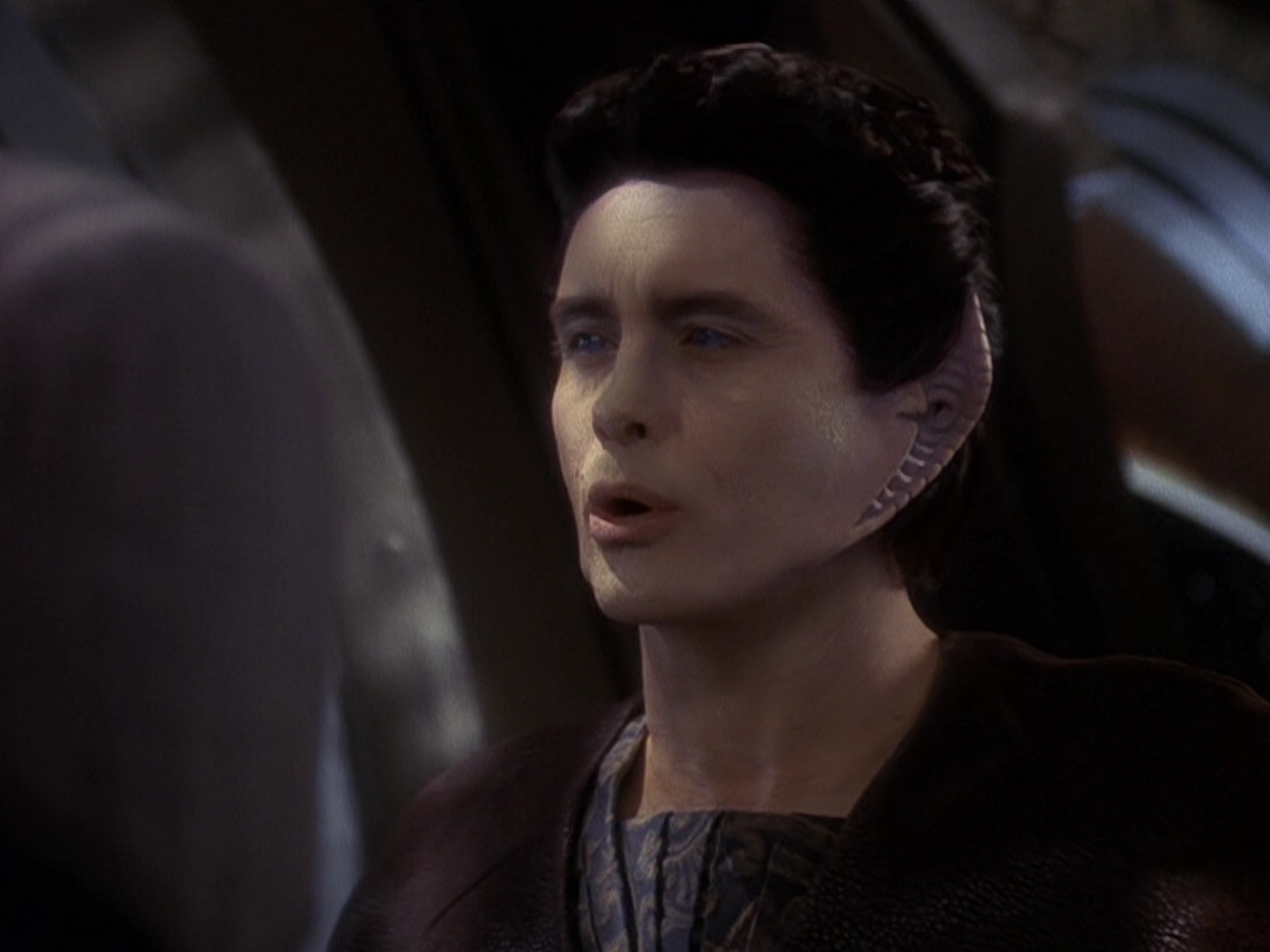 extant_StarTrek_DS9_5x26-CallToArms_01561.jpg