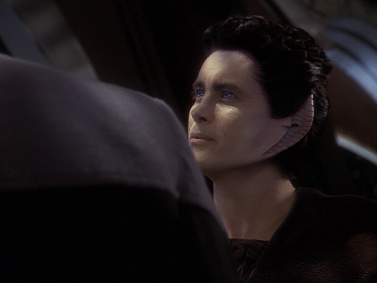 extant_StarTrek_DS9_5x26-CallToArms_01571.jpg