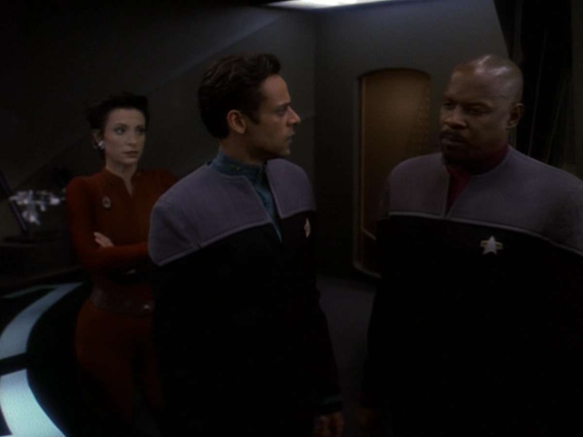 extant_StarTrek_DS9_5x26-CallToArms_01615.jpg