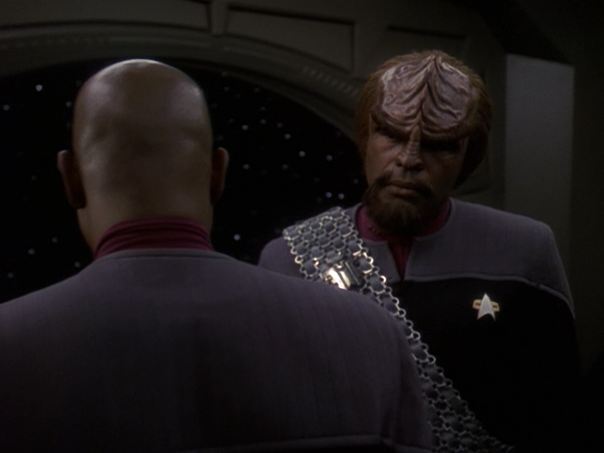 extant_StarTrek_DS9_5x26-CallToArms_01624.jpg