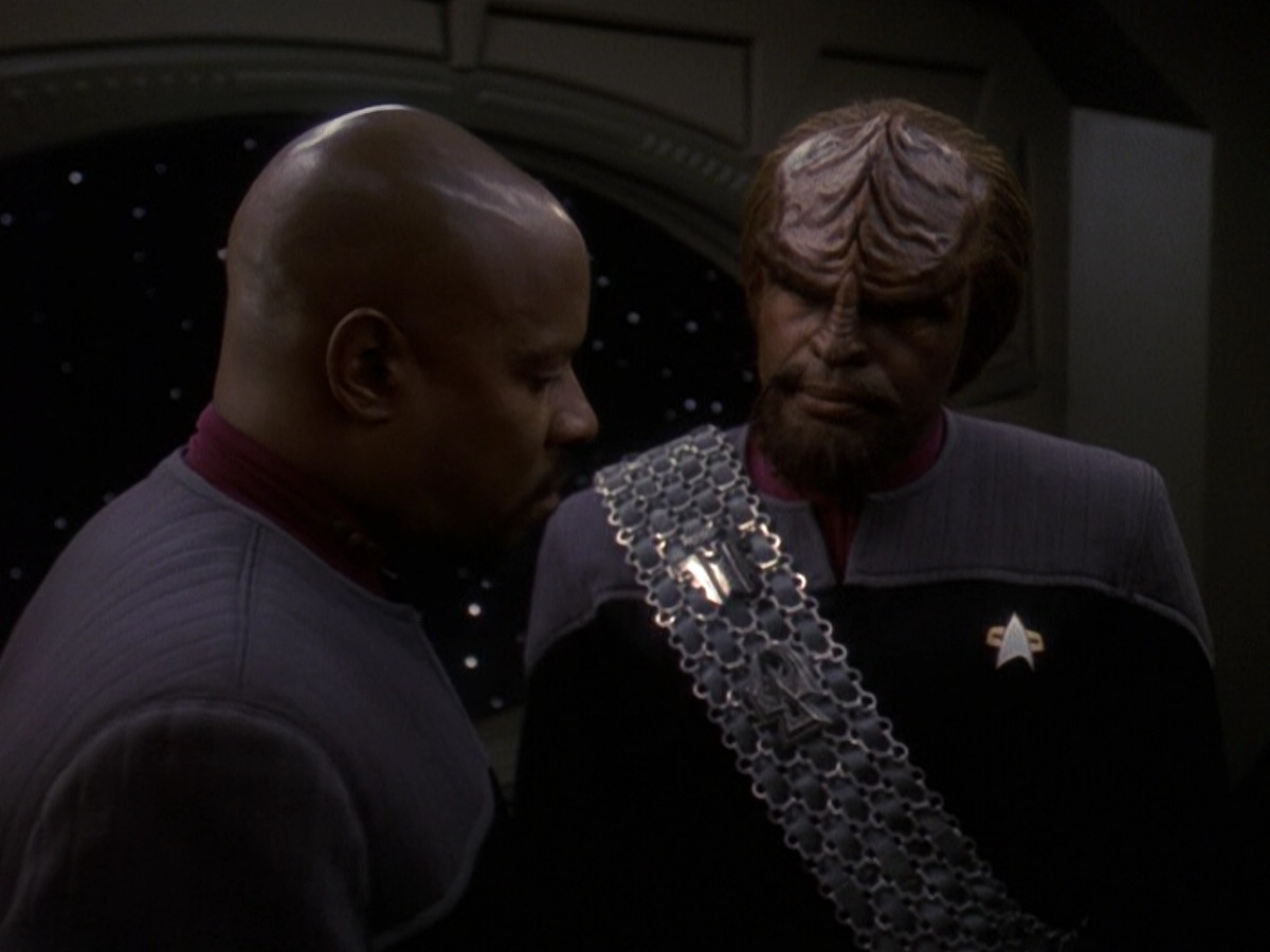 extant_StarTrek_DS9_5x26-CallToArms_01629.jpg