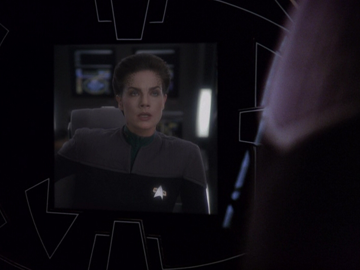 extant_StarTrek_DS9_5x26-CallToArms_01640.jpg