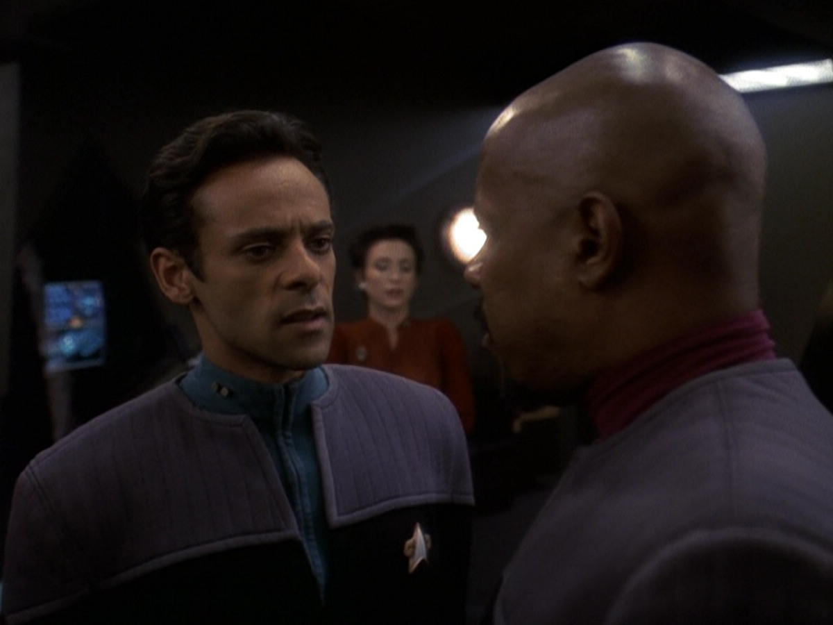 extant_StarTrek_DS9_5x26-CallToArms_01686.jpg