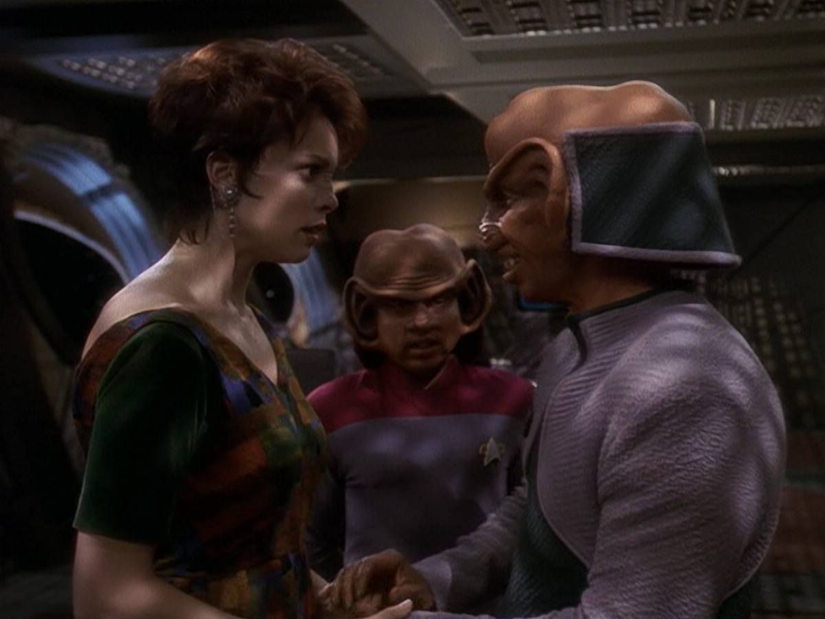 extant_StarTrek_DS9_5x26-CallToArms_02066.jpg