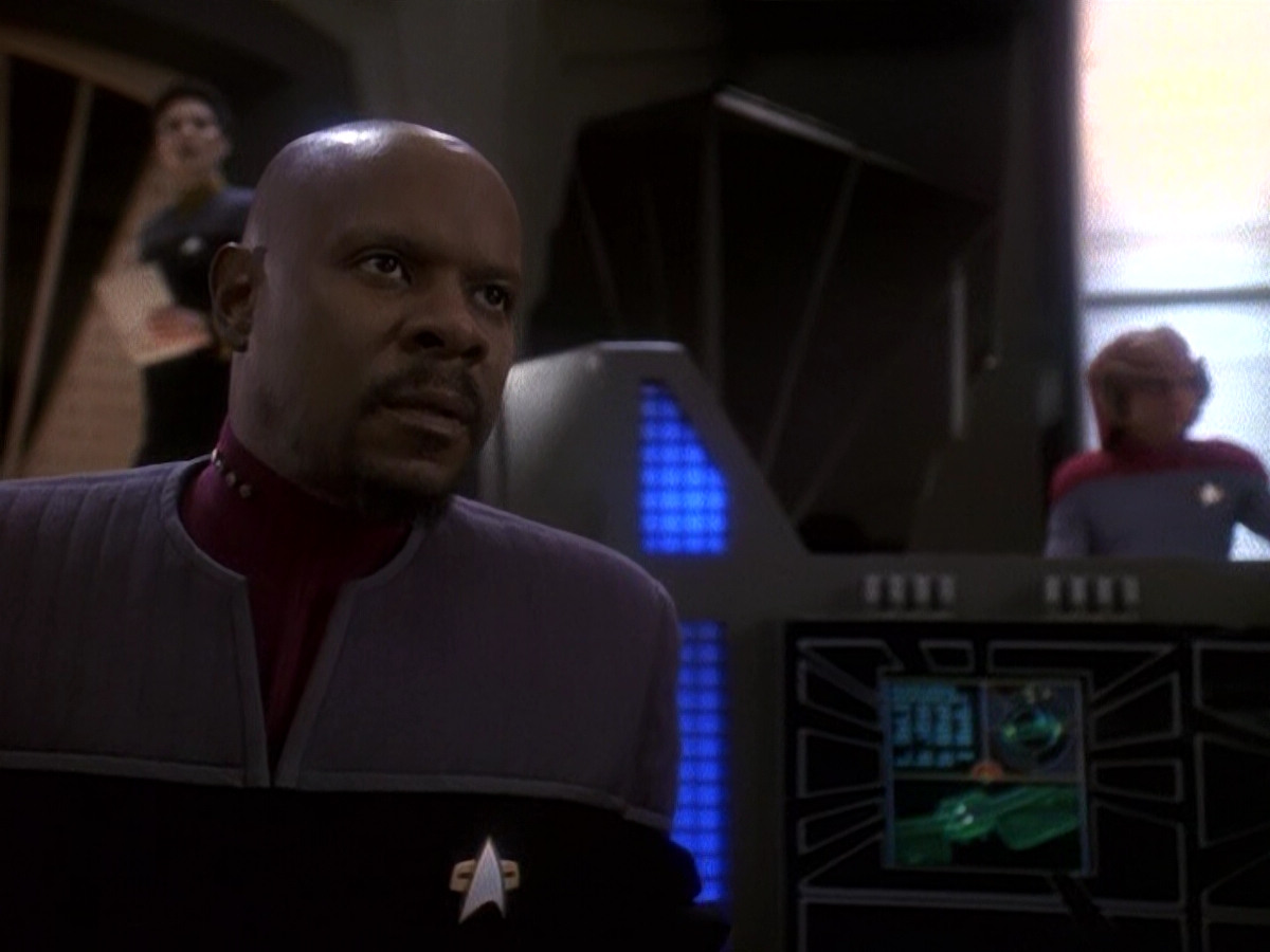 extant_StarTrek_DS9_5x26-CallToArms_02193.jpg
