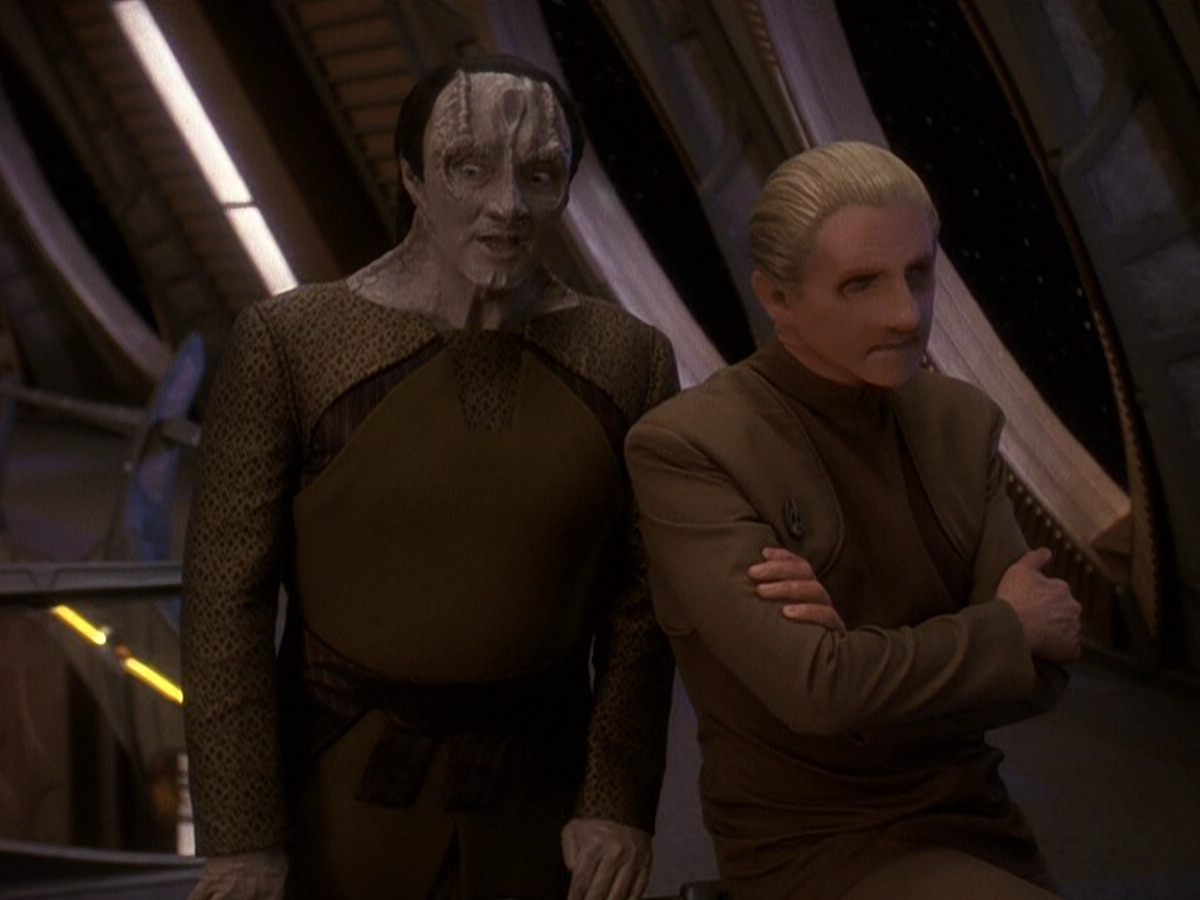 extant_StarTrek_DS9_5x26-CallToArms_02359.jpg