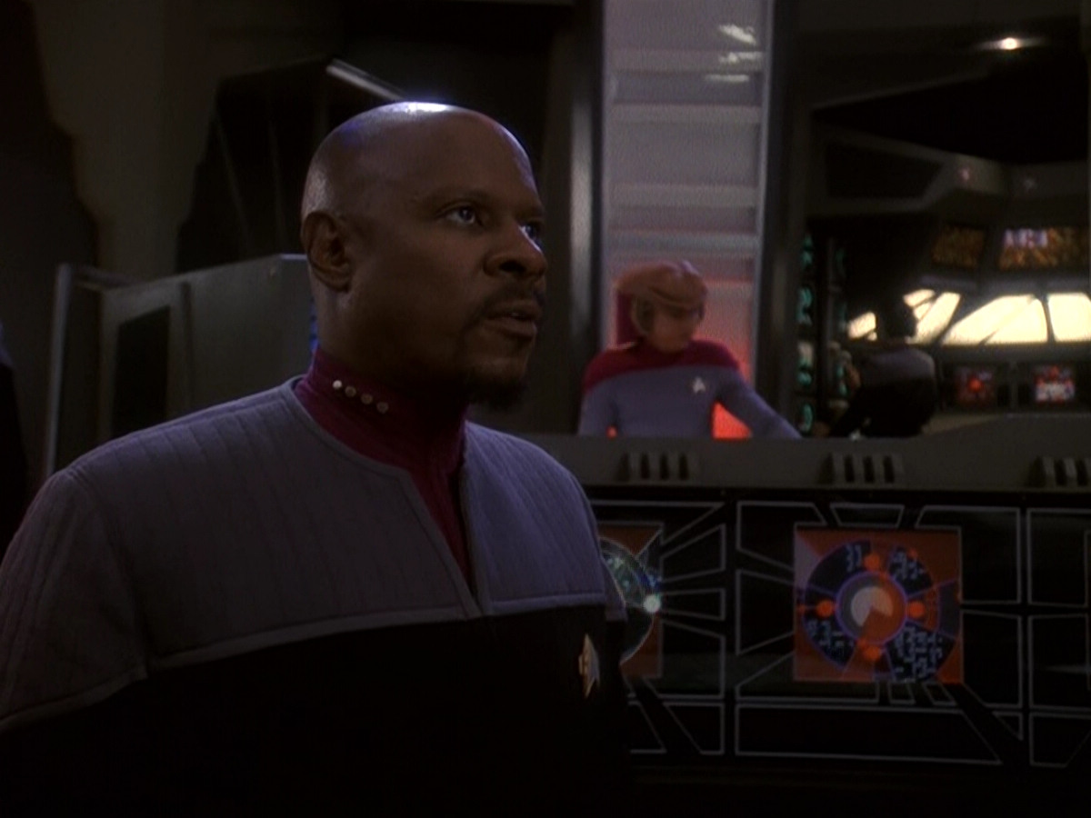extant_StarTrek_DS9_5x26-CallToArms_02521.jpg