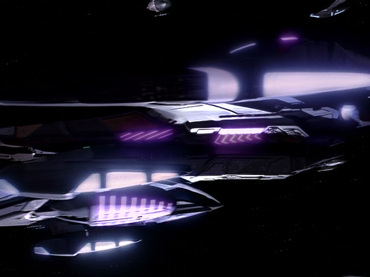 extant_StarTrek_DS9_5x26-CallToArms_02585.jpg