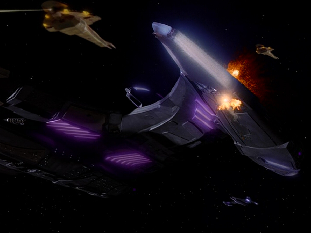 extant_StarTrek_DS9_5x26-CallToArms_02715.jpg