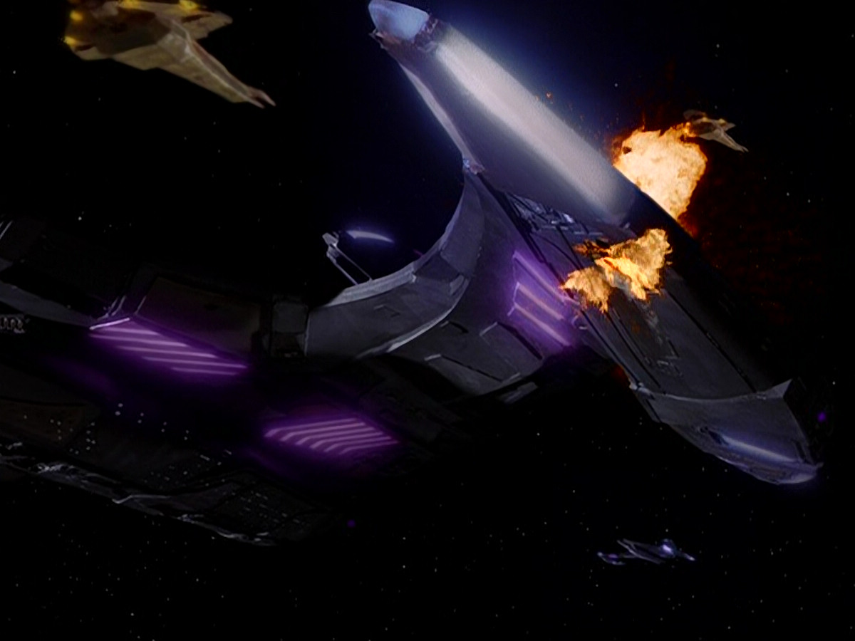 extant_StarTrek_DS9_5x26-CallToArms_02716.jpg