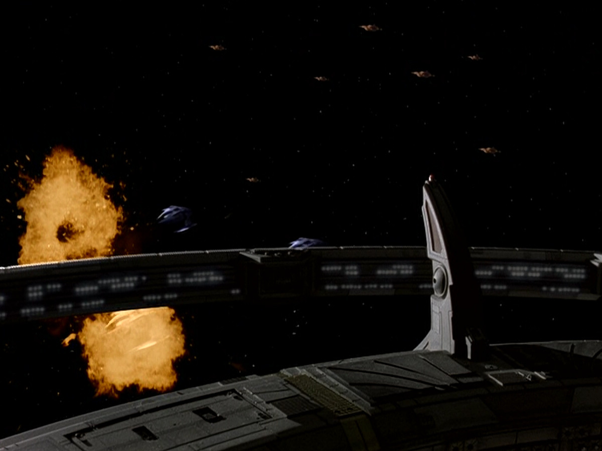 extant_StarTrek_DS9_5x26-CallToArms_02734.jpg