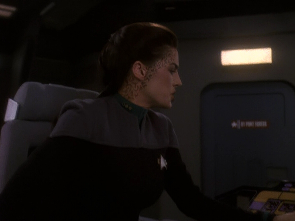 extant_StarTrek_DS9_5x26-CallToArms_02813.jpg