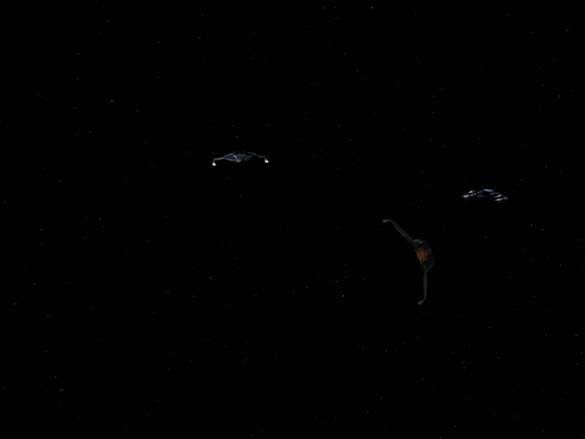 extant_StarTrek_DS9_5x26-CallToArms_02841.jpg
