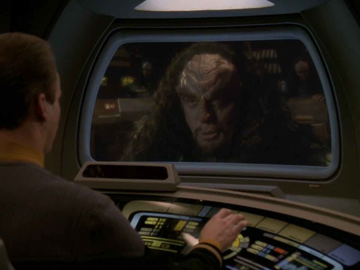 extant_StarTrek_DS9_5x26-CallToArms_02847.jpg
