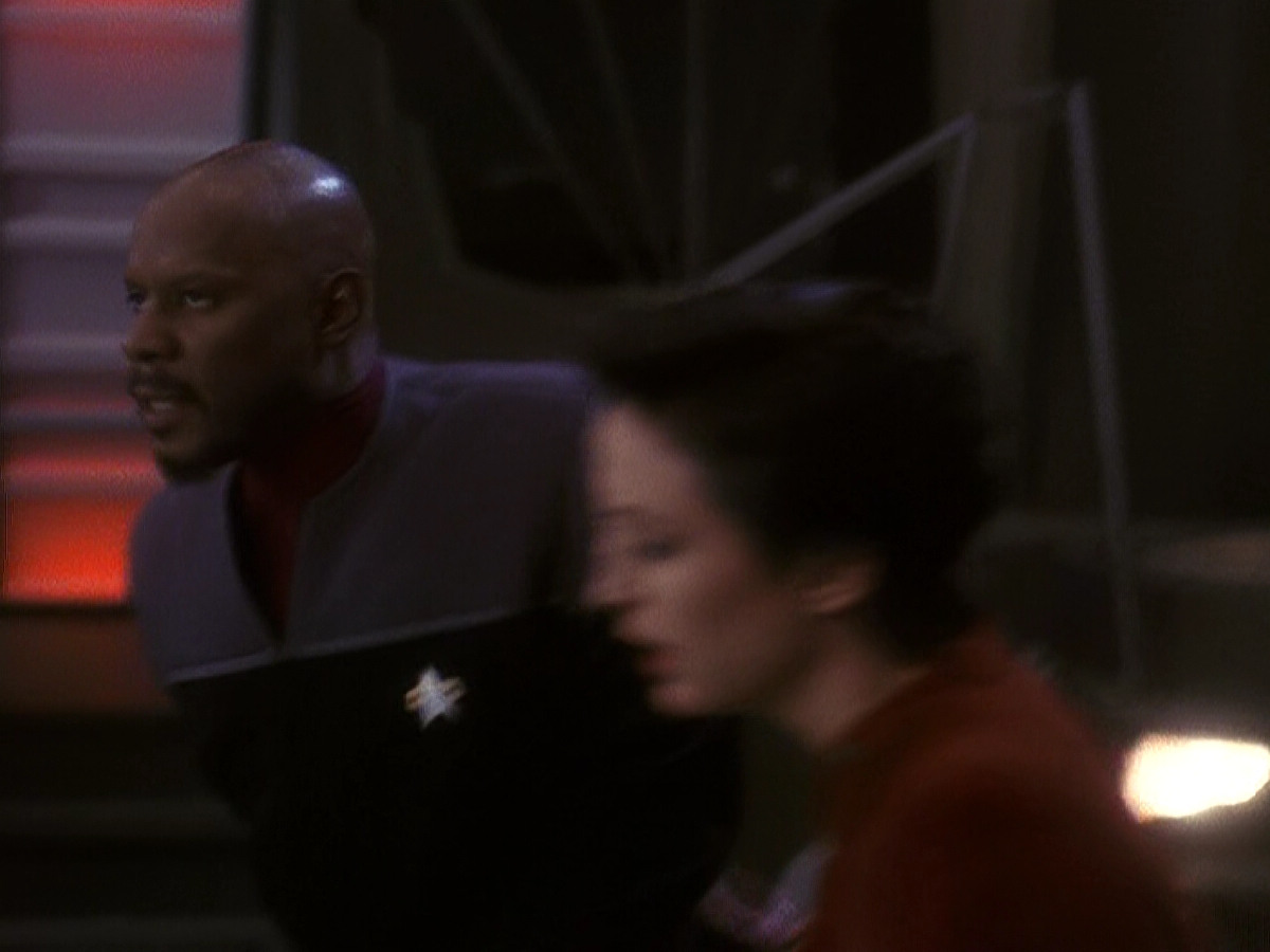 extant_StarTrek_DS9_5x26-CallToArms_02872.jpg